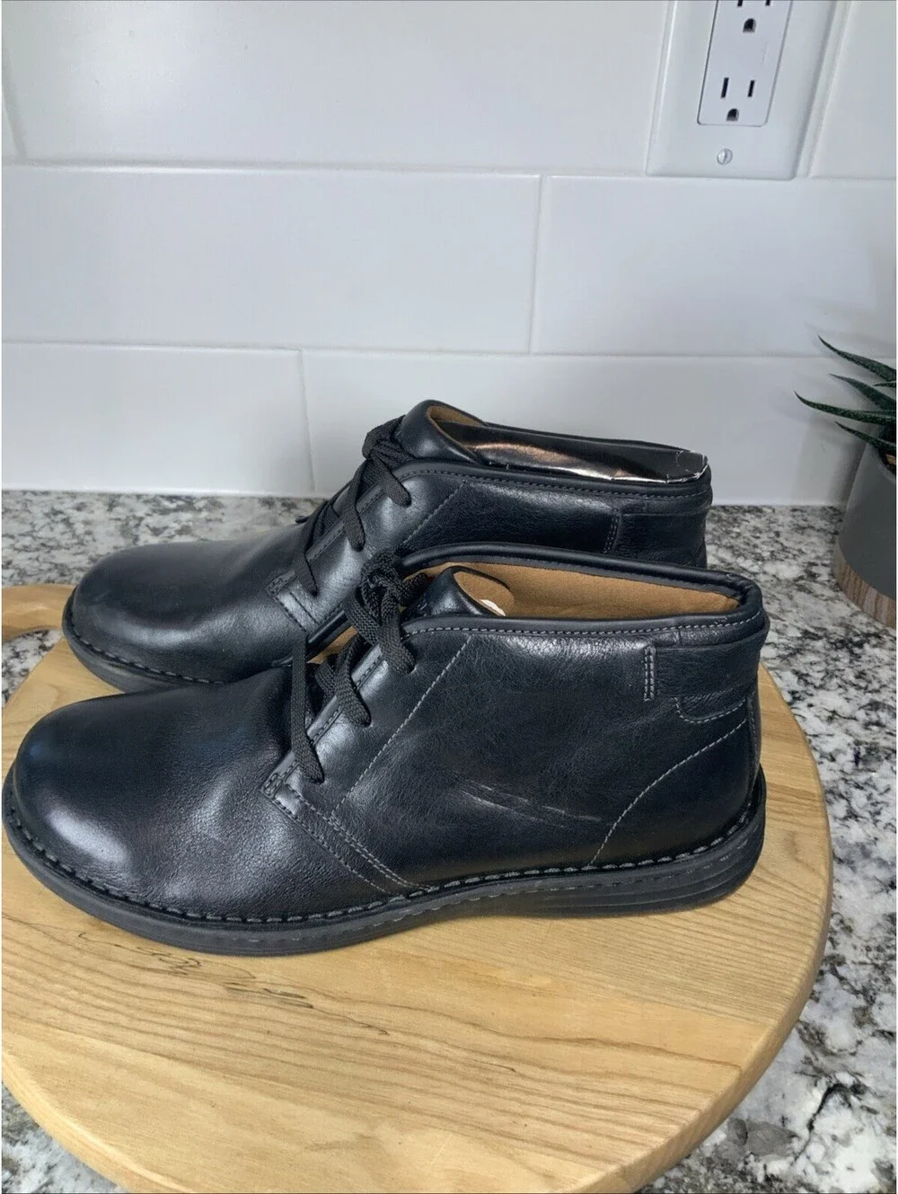 NEW Dunham New Balance Black Chukka  RevLite Boots Men's 9 D #106